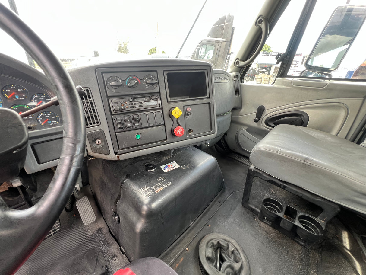 2005 International 8600 SBA-SET BACK-AXLE Cab For Sale