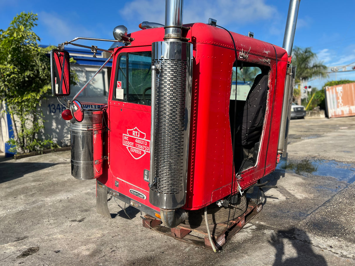 1999 Freightliner Classic XL CAB