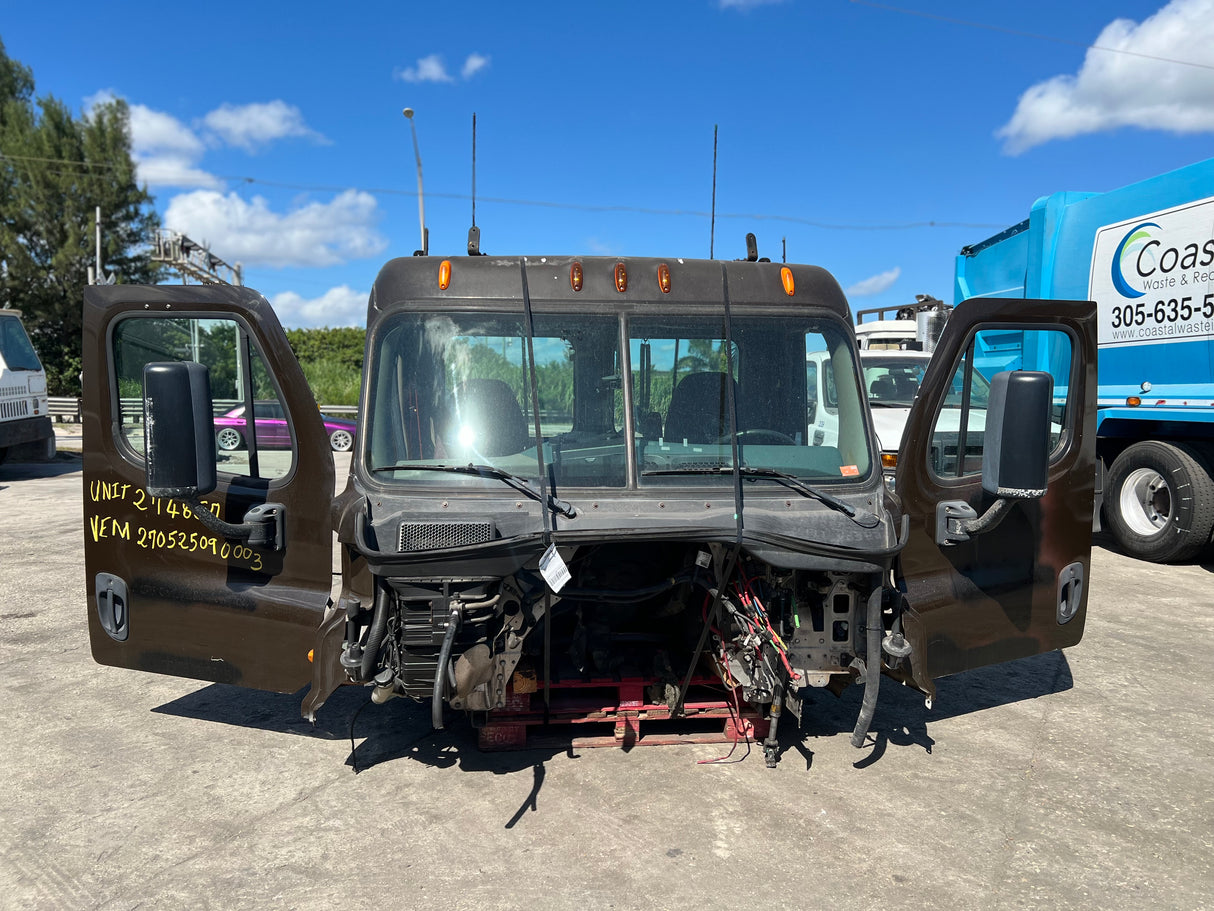 2014 Freightliner Cascadia 113 CAB Shell