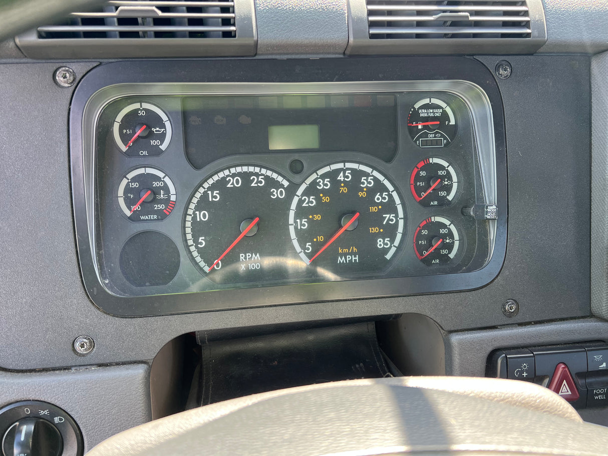 2014 Freightliner Cascadia 113 CAB Shell