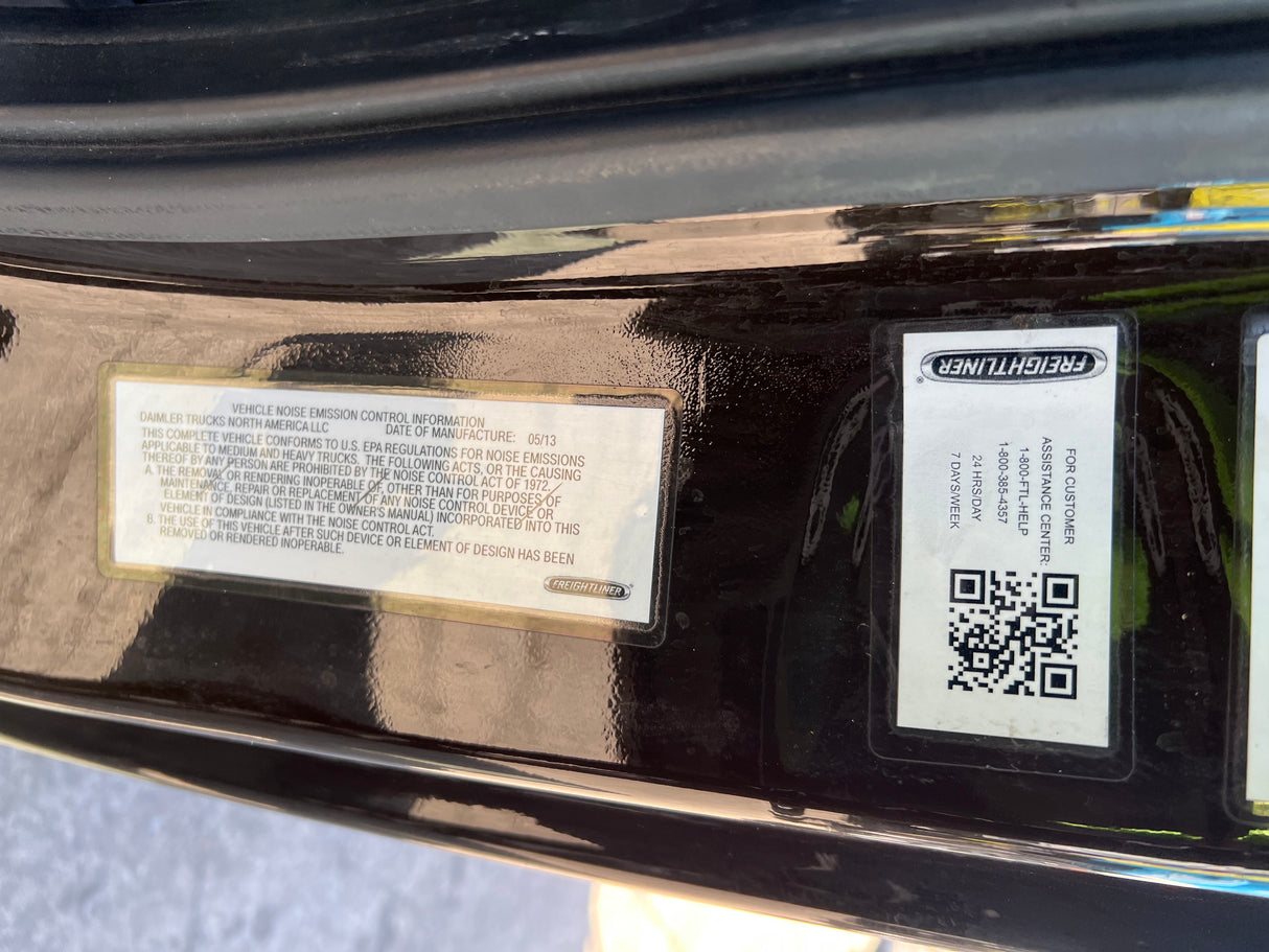 2014 Freightliner Cascadia 113 CAB Shell