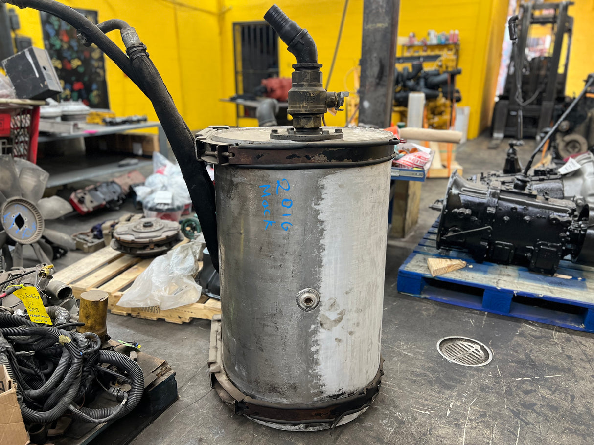 2016 Mack Hydraulic Tank