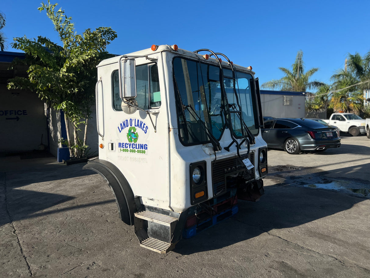1999 Mack MR690S Forward Low CAB Shell