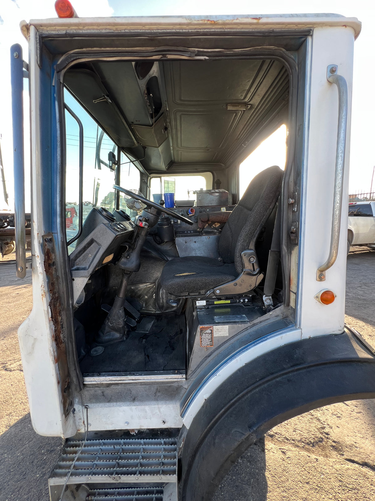 1999 Mack MR690S Forward Low CAB Shell