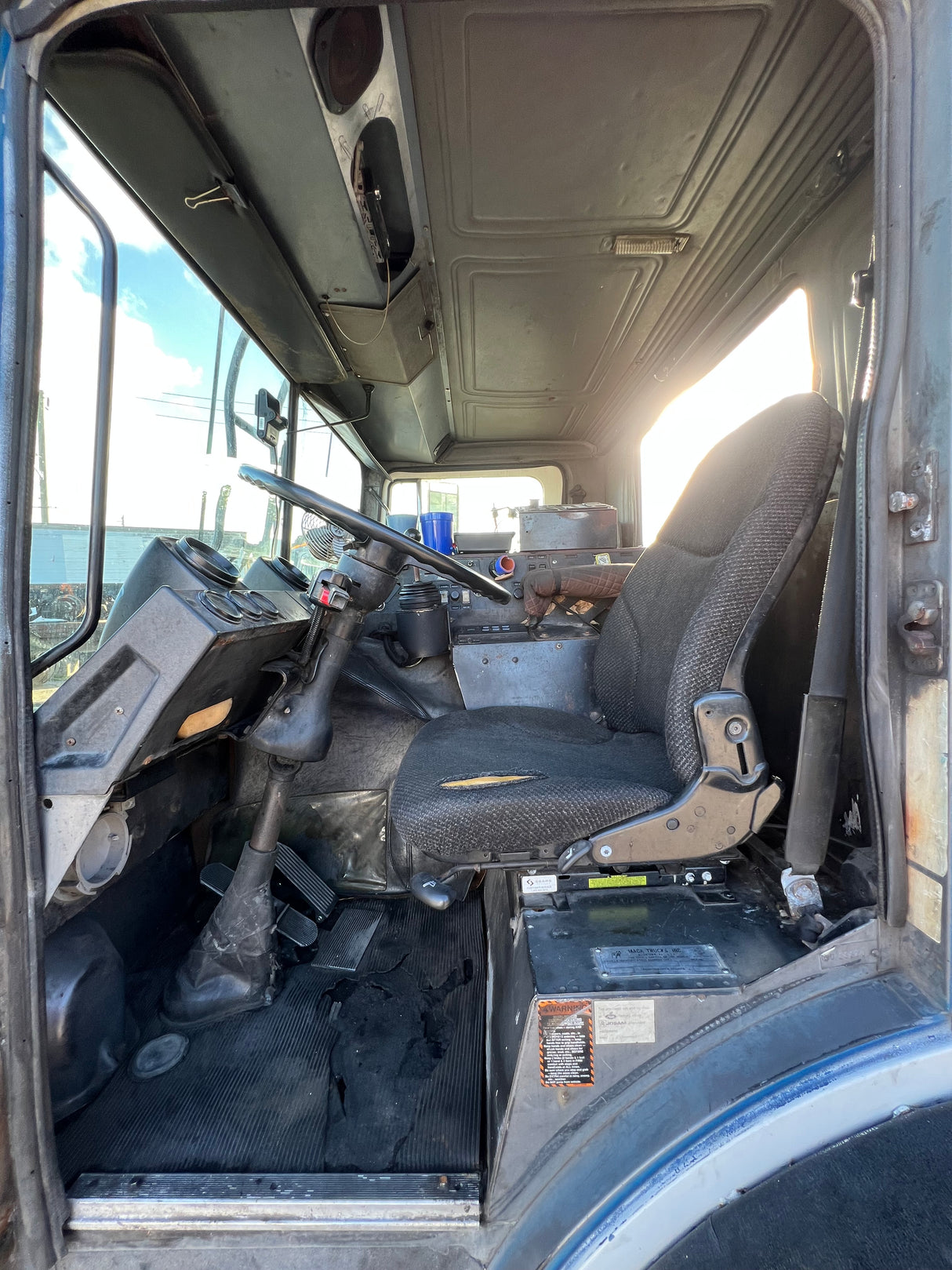 1999 Mack MR690S Forward Low CAB Shell