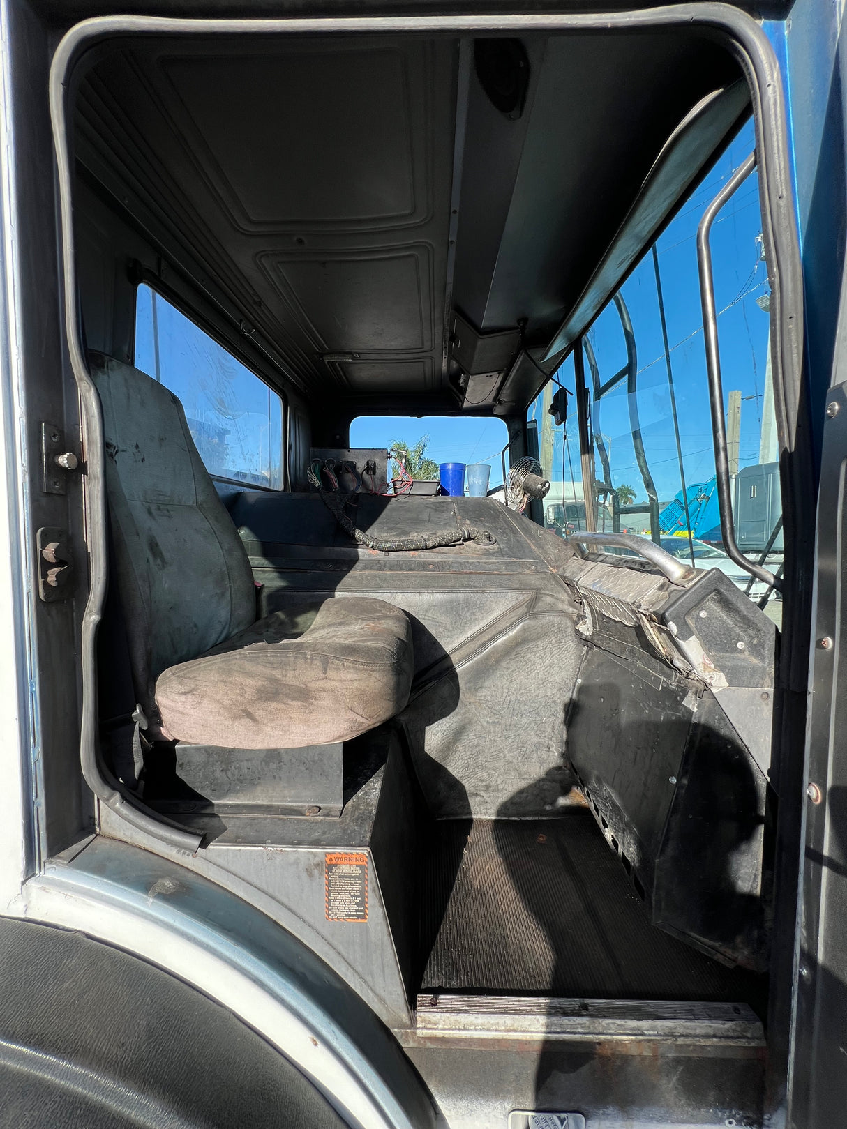 1999 Mack MR690S Forward Low CAB Shell