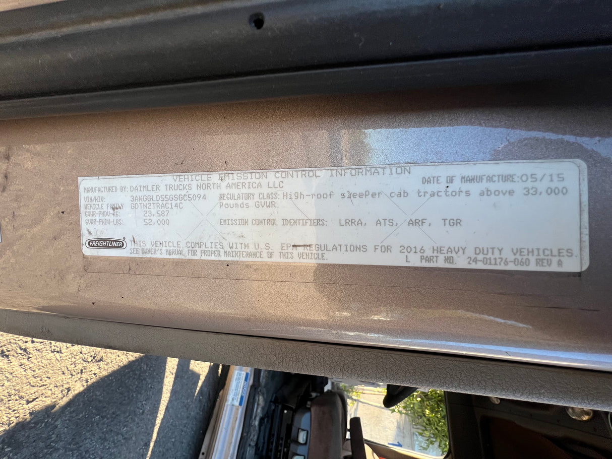 2016 Freightliner Cascadia 125 High Roof Sleeper CAB Shell