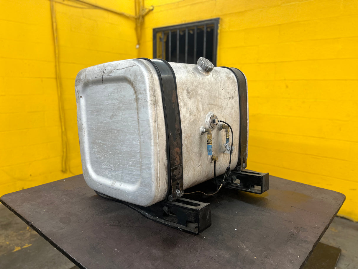 Mack D-Shape Aluminum Fuel Tank Dimensions: 34" L x 23" W x 25" H For Sale