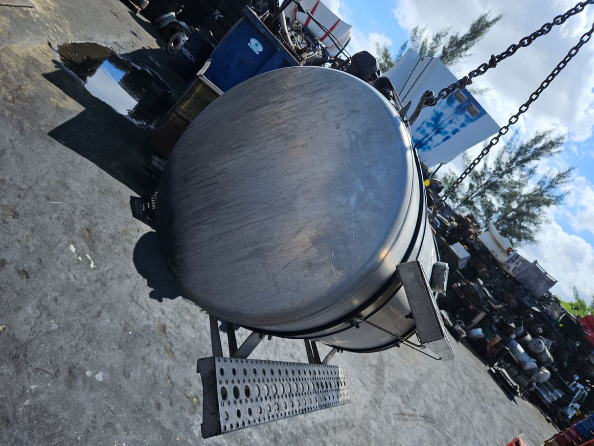 2013 Freightliner Cascadia 113 Fuel Tank, 80 Gallons, 40L x 24 Diameter