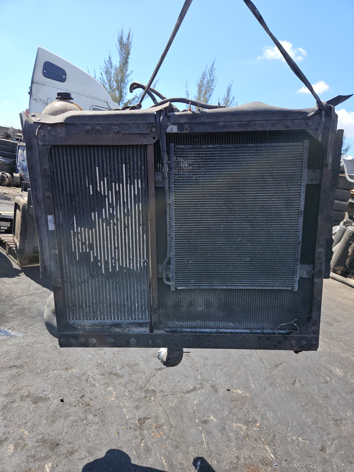 2004 International 8600 Cooling Assembly Part # 21007886 For Sale