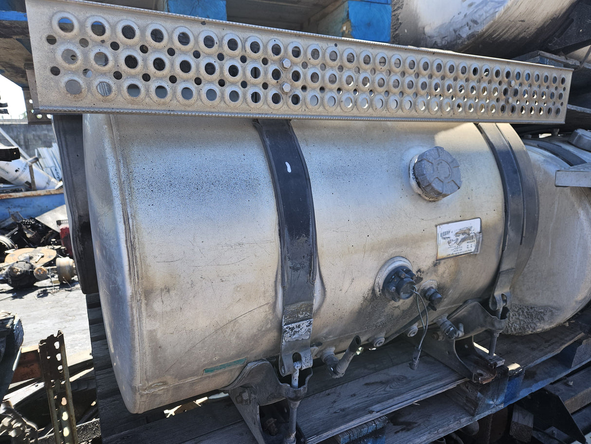 International / Navistar 84 Gallon Aluminum Fuel Tank Part # 3510761C96 For Sale