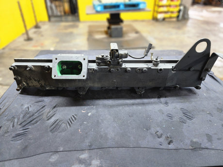 2004 Cummins ISM 320V Diesel Engine Rocker Arm Housing with Front Lifting Bracket, EGR Valve & Air Intake Manifold