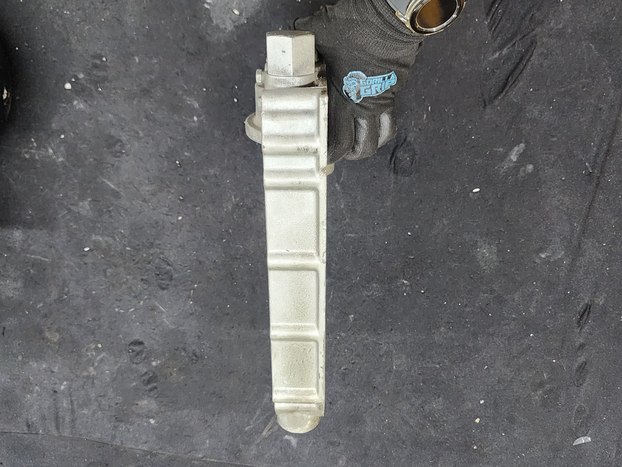 Cummins ISC C8.3 Diesel Engine Oil Filter Base 3922882 For Sale