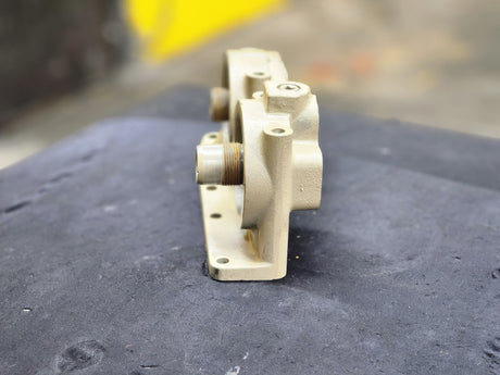 OEM Cummins L10 Diesel Engine Oil Filter Lubricating Head 3033041 For Sale