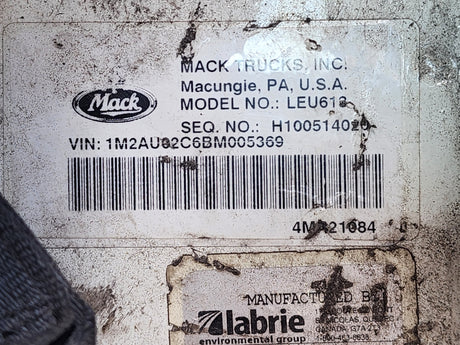 2011 Mack LEU613 Series 600 Garbage Truck W/ Mack MP7 Diesel Engine