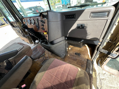 1997 International 9200 SBA Cab