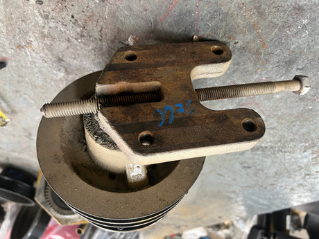 Cummins DynAir Fan Hub Assembly w/ Adjustable Bracket For Sale, Pulley Part # 80635, Base Part # 39513