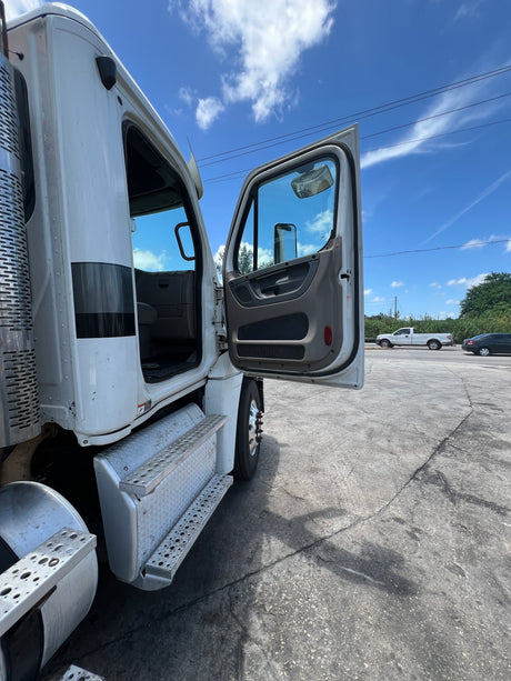 2012 Freightliner Cascadia 125 Cab & Chassis Truck  GLIDER KIT (NO ENGINE NO TRANSMISSION)
