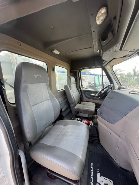 2012 Freightliner Cascadia 125 Cab & Chassis Truck  GLIDER KIT (NO ENGINE NO TRANSMISSION)