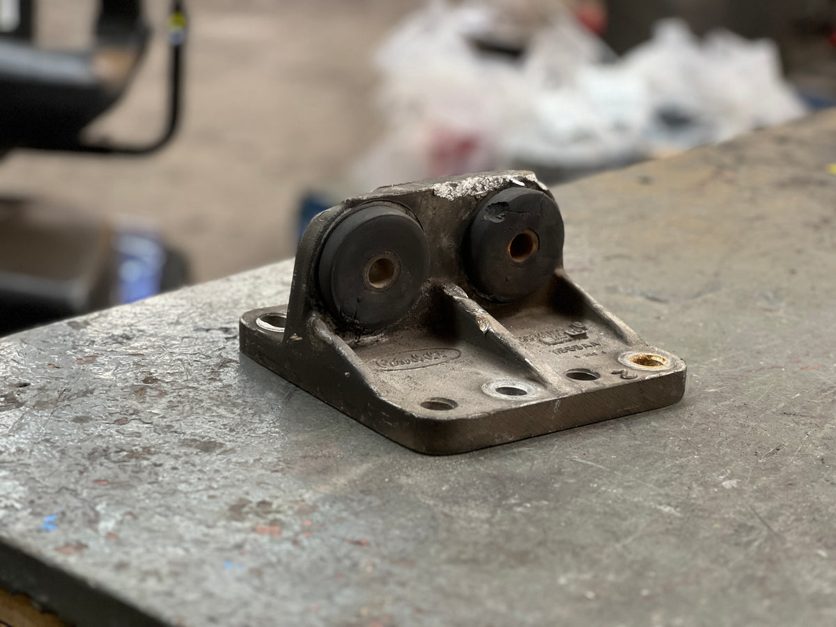 Peterbilt Frame Mount Part # 05-15034M000-E For Sale