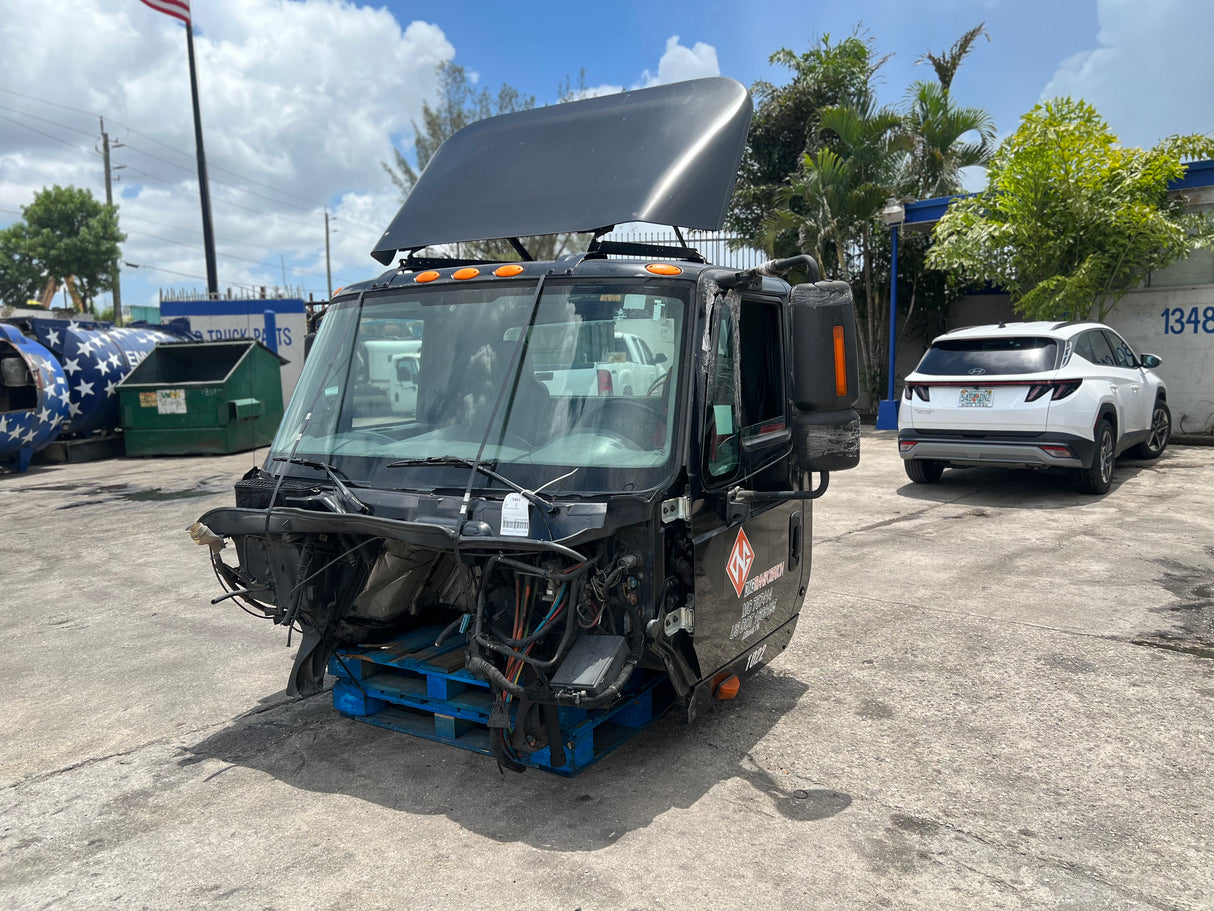 2005 International 8600 SBA-SET BACK-AXLE Cab For Sale