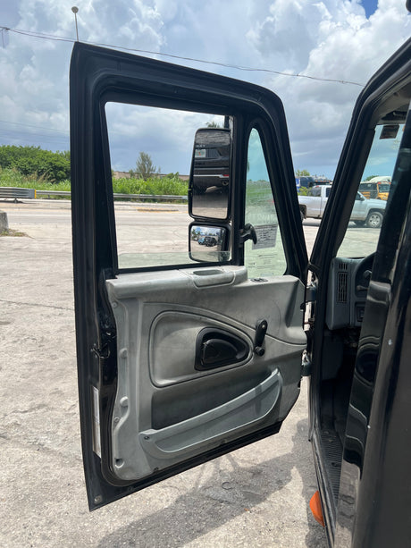 2005 International 8600 SBA-SET BACK-AXLE Cab For Sale