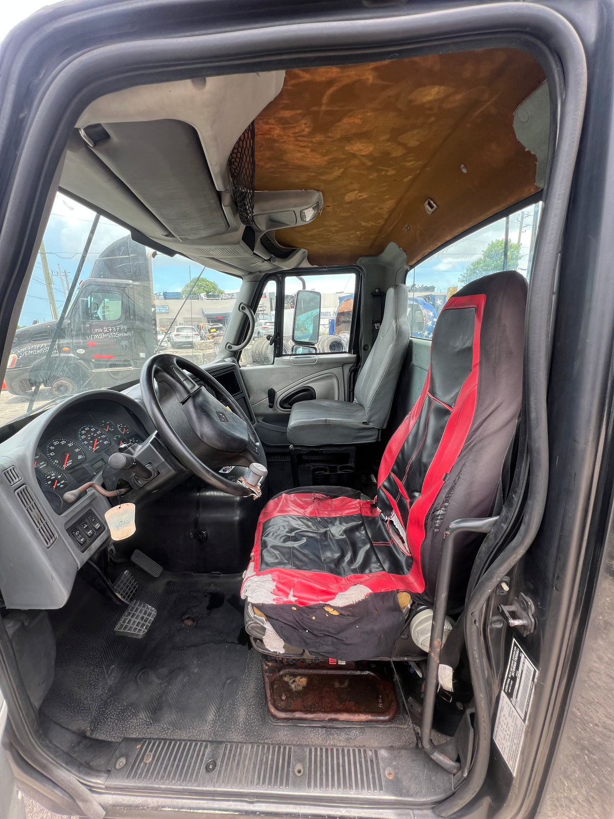 2005 International 8600 SBA-SET BACK-AXLE Cab For Sale