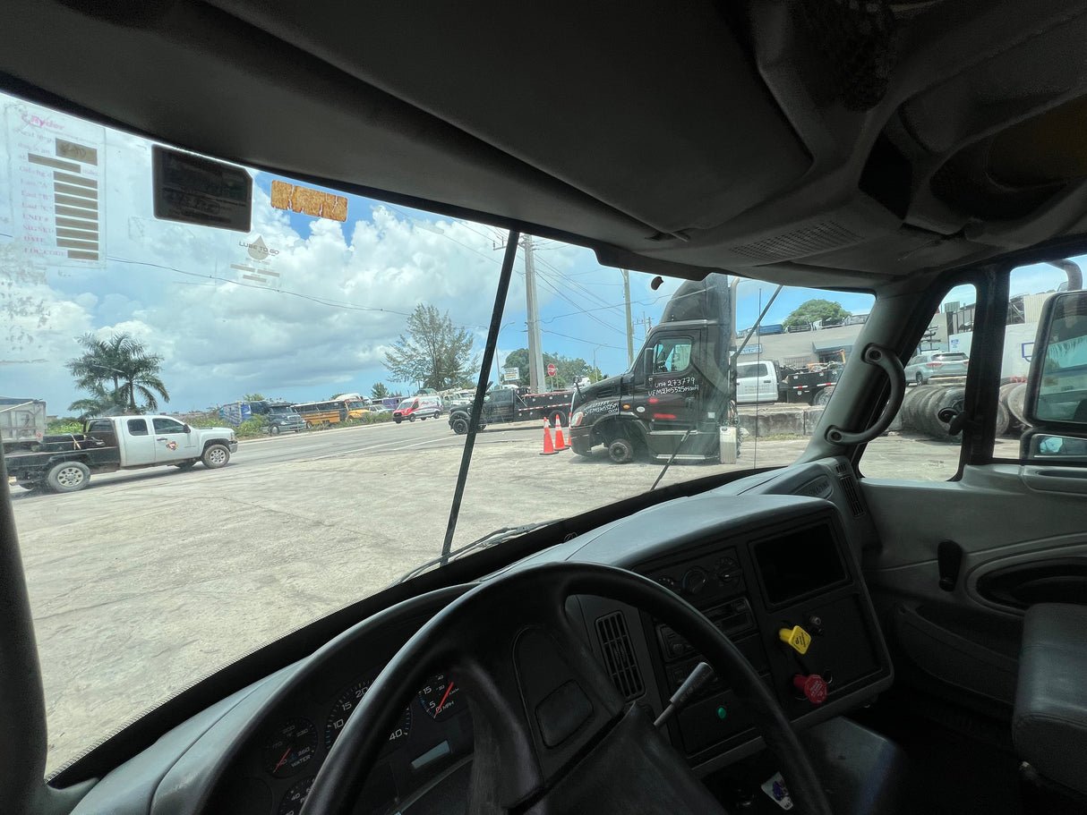 2005 International 8600 SBA-SET BACK-AXLE Cab For Sale