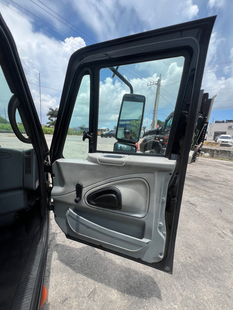 2005 International 8600 SBA-SET BACK-AXLE Cab For Sale