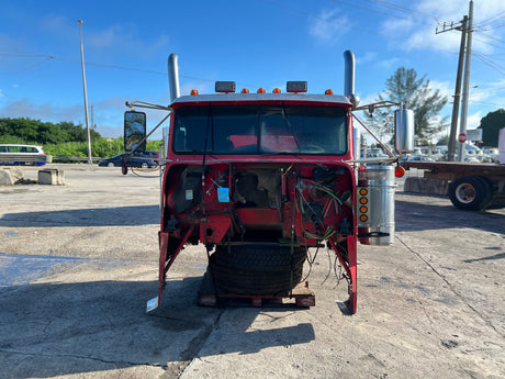 1999 Freightliner Classic XL CAB