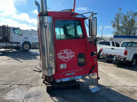 1999 Freightliner Classic XL CAB