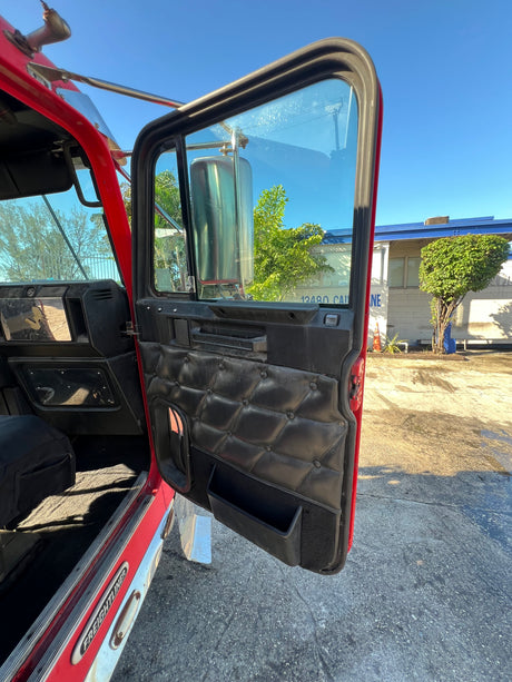 1999 Freightliner Classic XL CAB