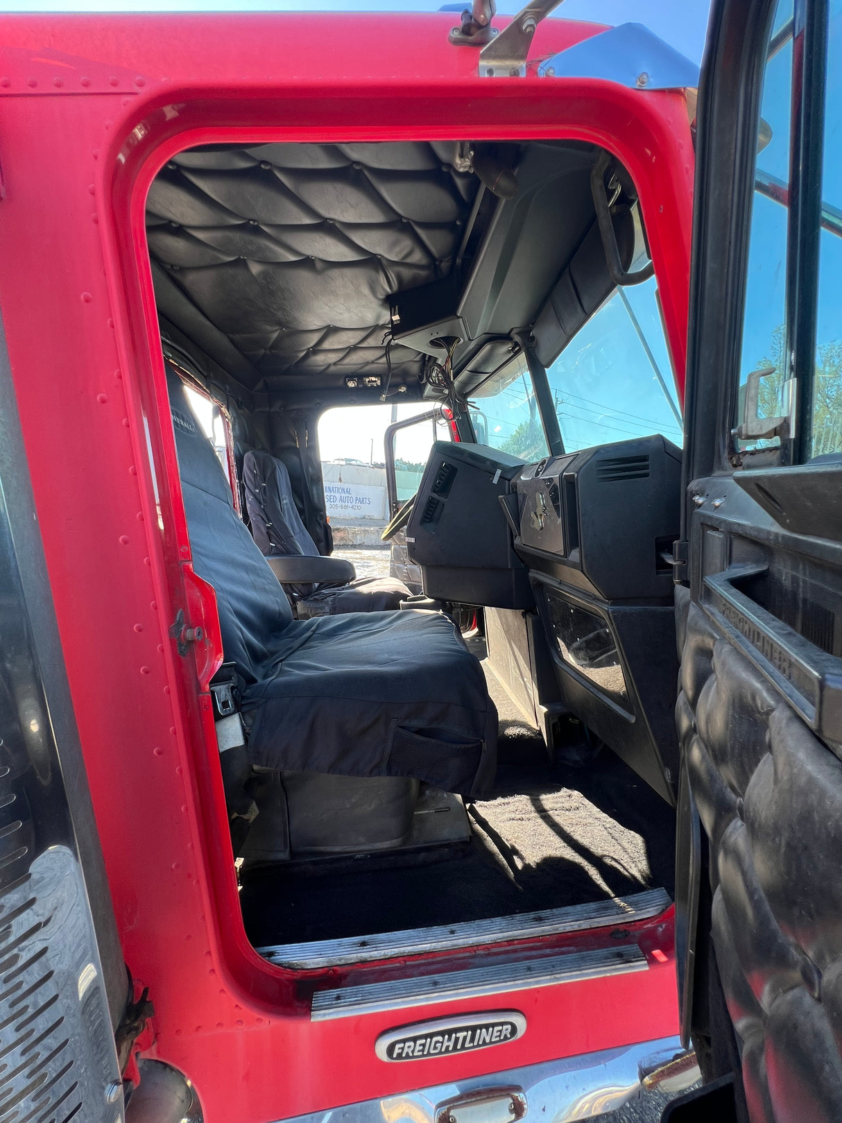 1999 Freightliner Classic XL CAB