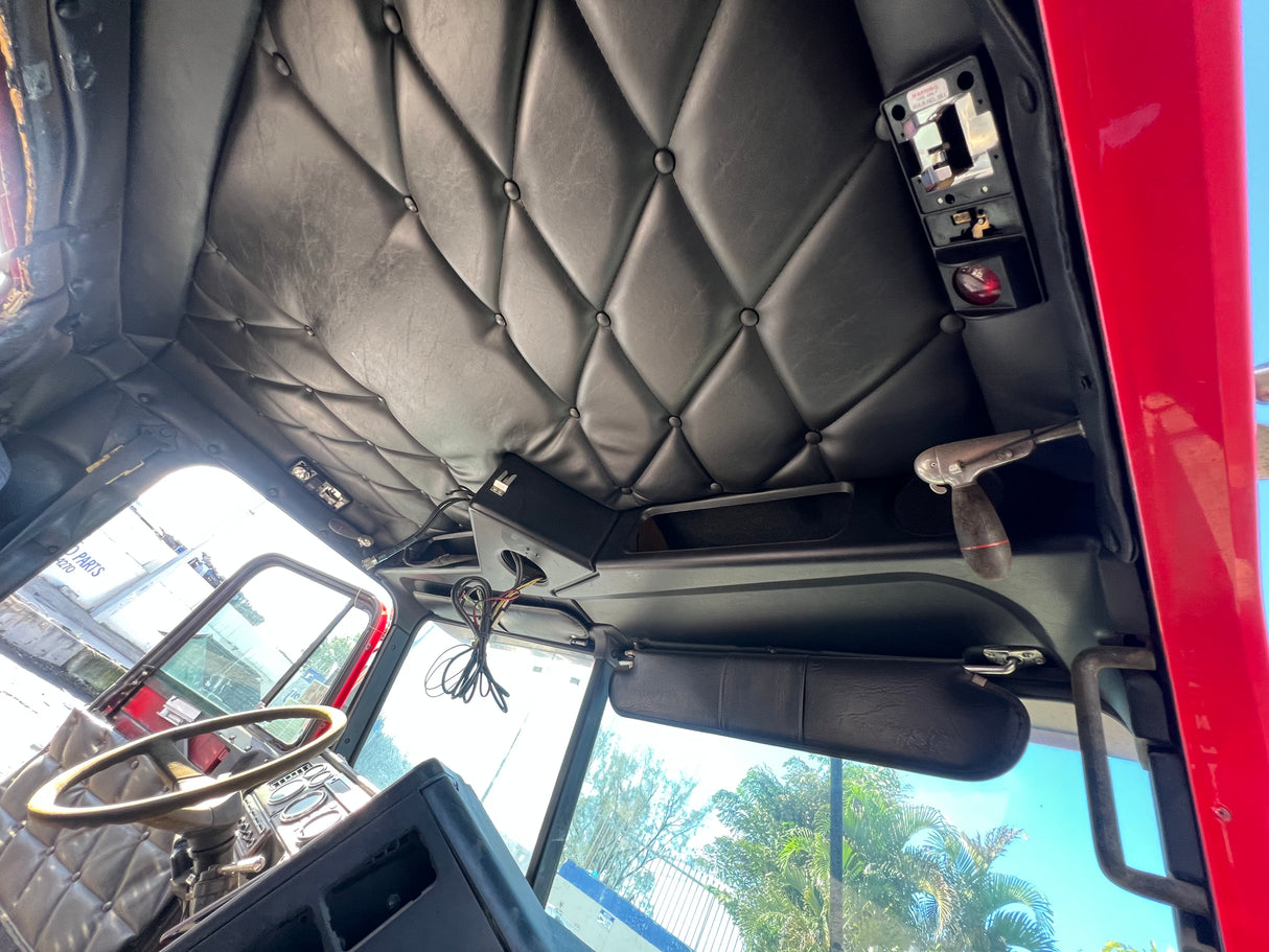 1999 Freightliner Classic XL CAB