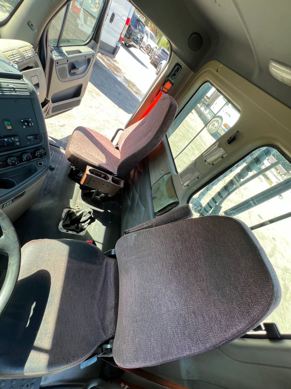2014 Freightliner Cascadia 113 CAB Shell
