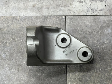 Freightliner Coronado Radiator Mounting Bracket 05-27000-001