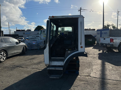1999 Mack MR690S Forward Low CAB Shell