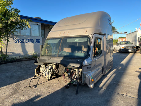 2016 Freightliner Cascadia 125 High Roof Sleeper CAB Shell
