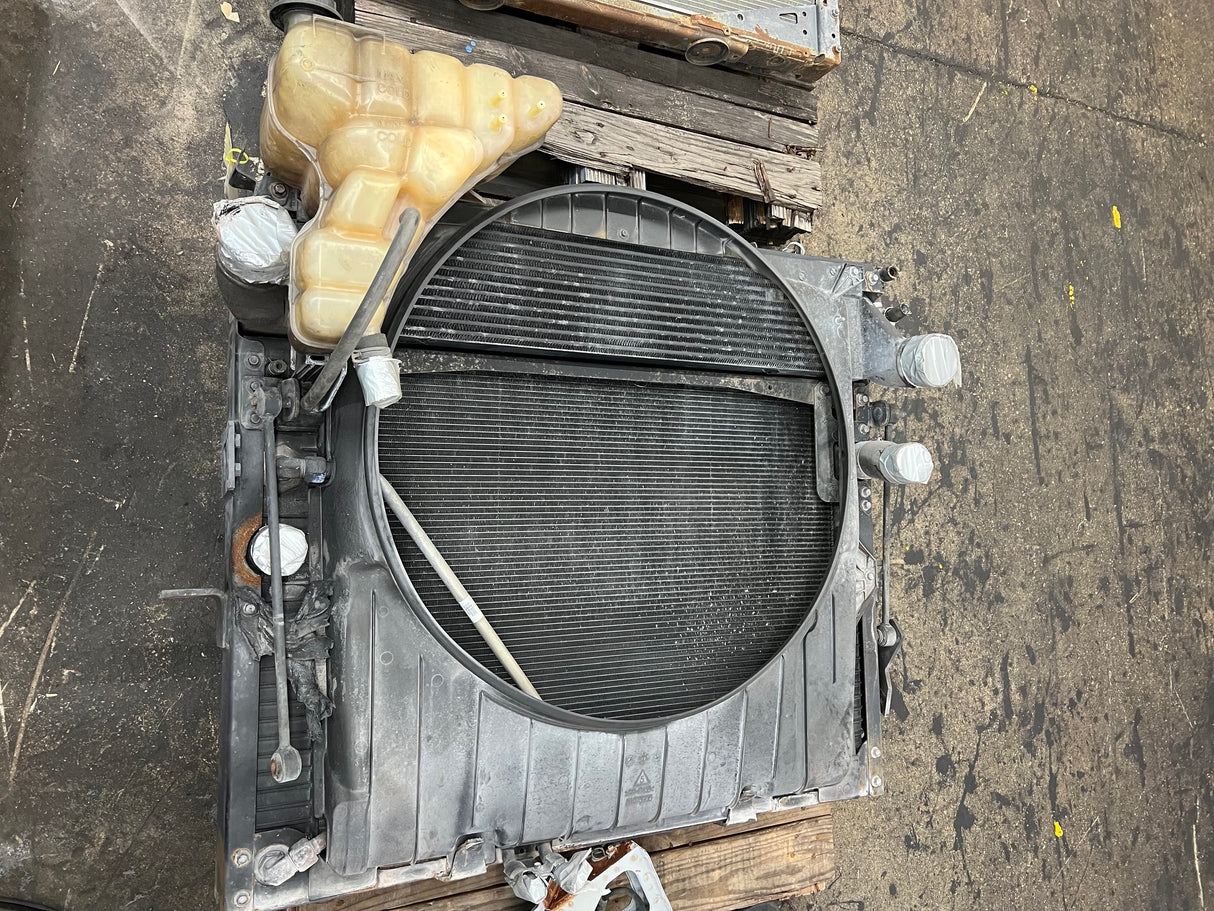 2013 International DuraStar 4300 Cooling Assembly Part # 3023129D, Shroud Part # 5A075905