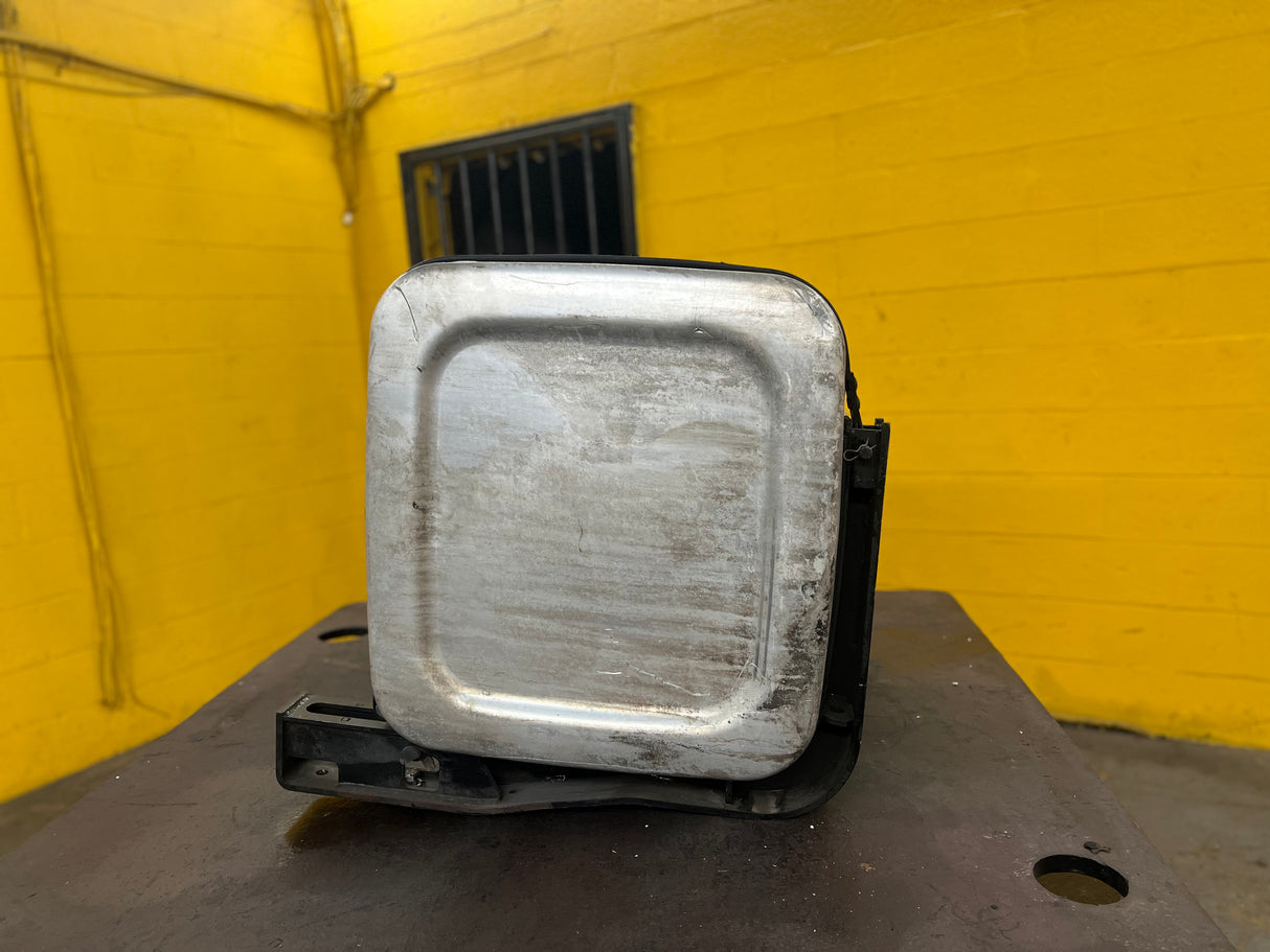 Mack D-Shape Aluminum Fuel Tank Dimensions: 34" L x 23" W x 25" H For Sale