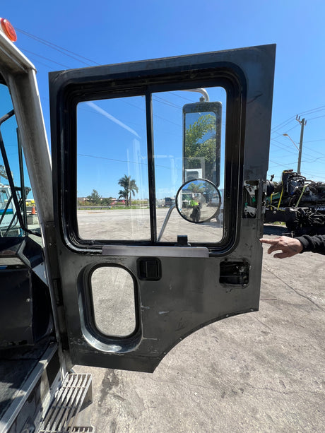 2005 MACK MR688S Low CAB Forward (LCF) Shell For Sale, 600-Series CAB