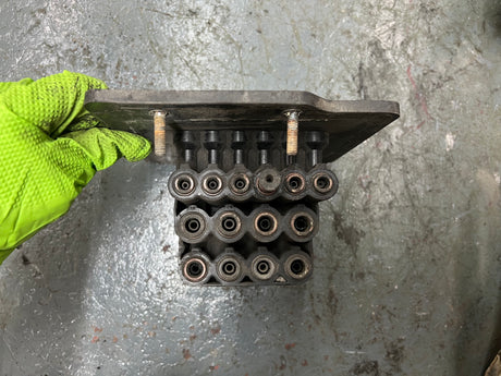 FREIGHTLINER Air Valve Manifold Part # F6HT-2B280-A2A For Sale