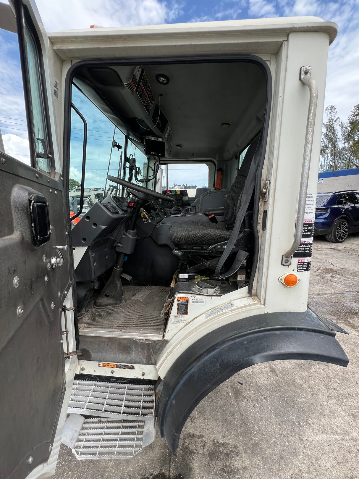 2016 MACK MRU613 Low CAB Forward (LCF) Shell For Sale, 600 Series