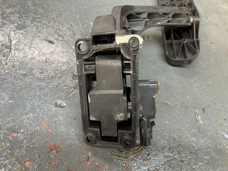 Freightliner Columbia Foot Control Pedal Part # A01-29036-000 w/ TPS Part # 133284