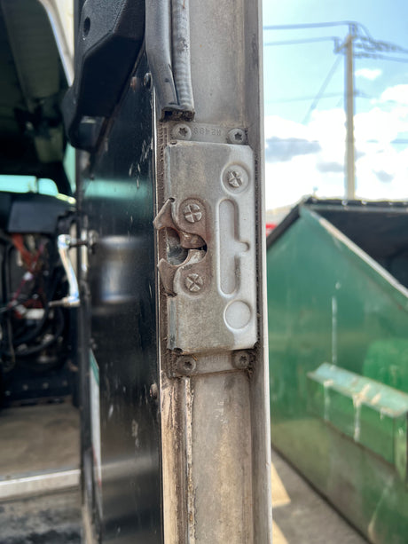 2003 Peterbilt 320 Low Entry Cab Over