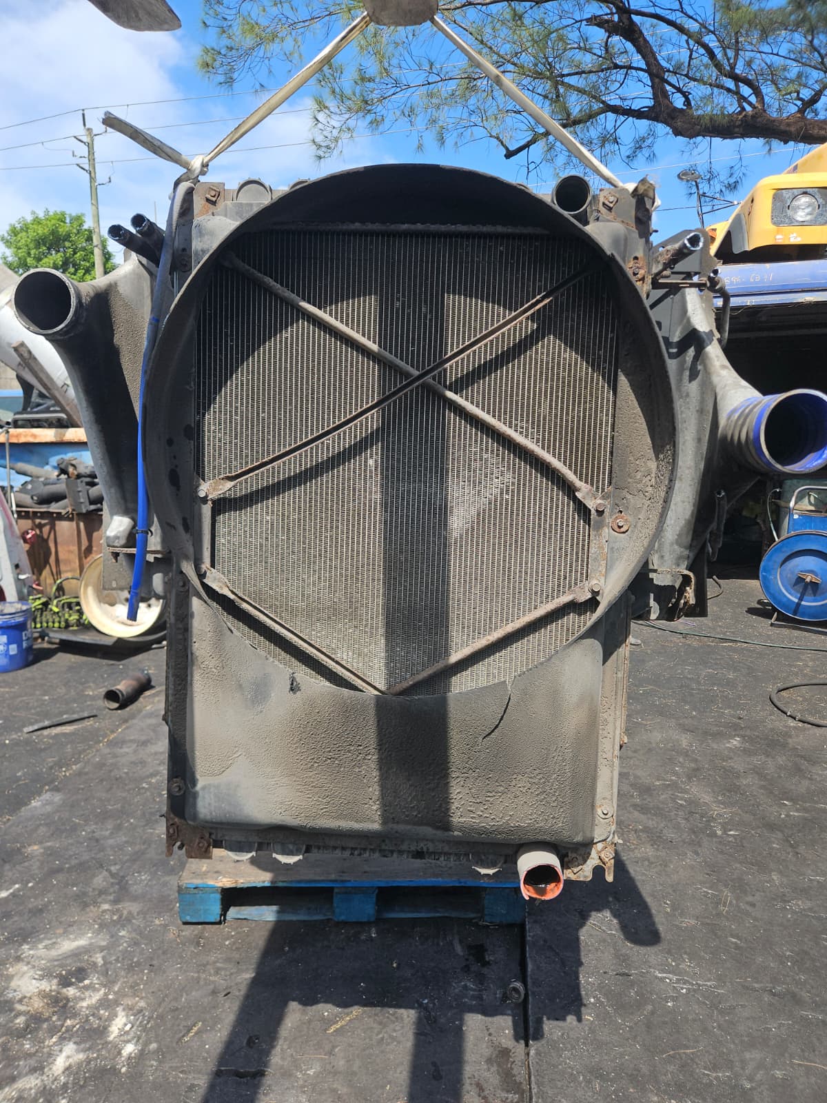 2005 Freightliner Columbia 120 Cooling Assembly Part # 1E6068