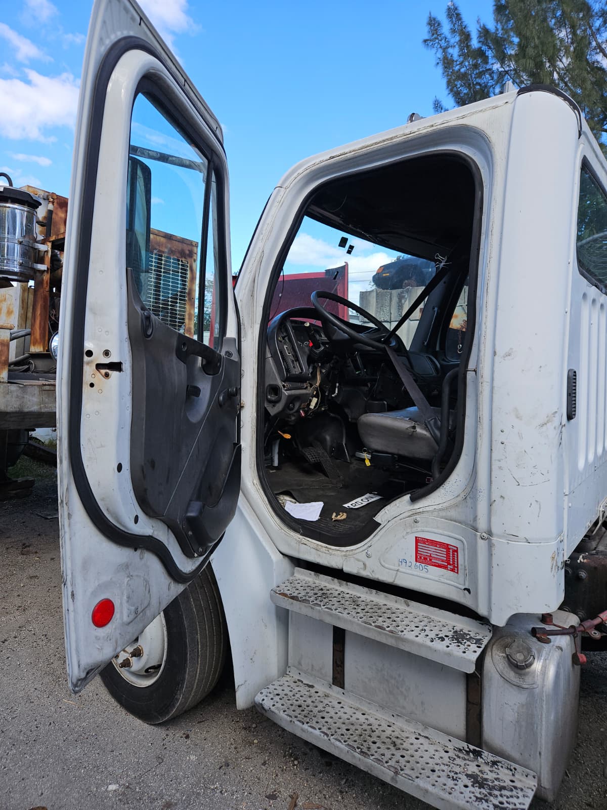 2005 Freightliner M2 106 Medium Duty CAB For Sale